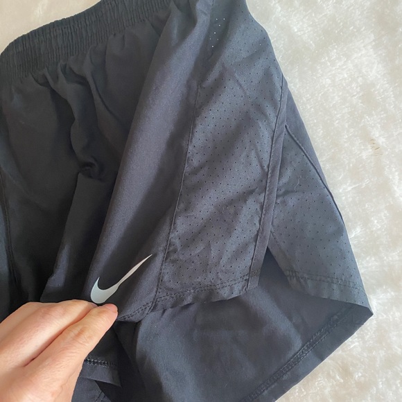 Bundle JOLYN shorts, THE UPSIDE Soul-cycle Midi Pant Leggings ,NIKE shorts - Picture 6 of 16